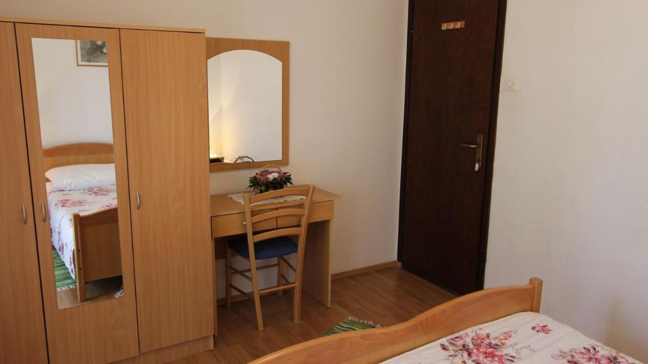 Apartments Trupec Malinska Exterior foto